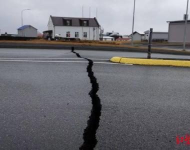 一天1400次地震！冰岛火山或再次喷发，游客凌晨恐慌逃离 专家：这次前所未有