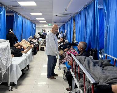 外媒：以军持续围困加沙最大医院 院方被迫将数百名死者葬在院内