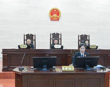 被控贪污、受贿、行贿，山东机场原副总经理李伟受审