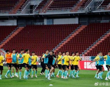 国足17日晚返回深圳，全力备战与韩国队的比赛