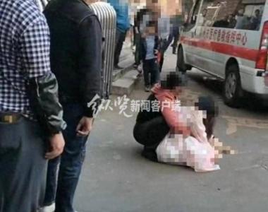 广西一高三女生被当街捅伤：凶手已被控制，村委会称行凶者也是高中生