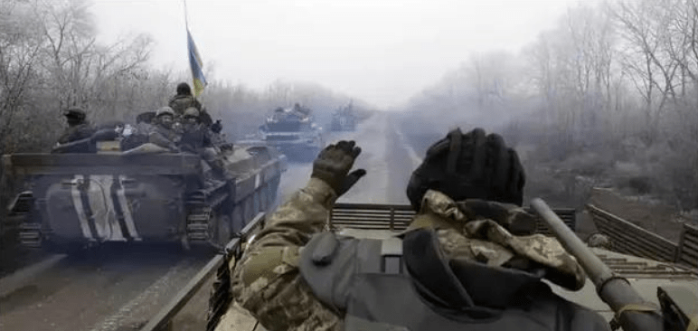 乌克兰逃兵成灾！已经无兵可征，连孕妇都被送上前线战壕