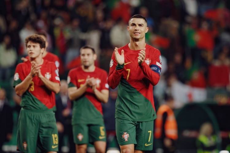 9场10球，明年欧洲杯C罗还是葡萄牙的绝对核心？